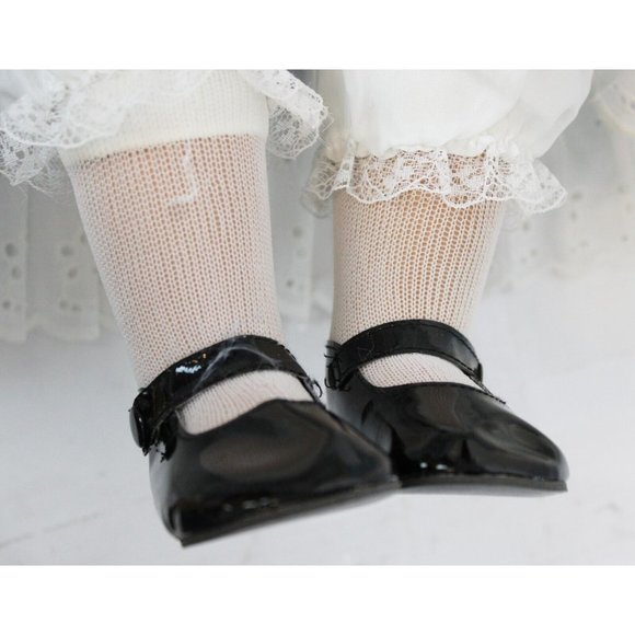Paradise Galleries Donna Rubert Porcelain 24'' Doll Black Kaylee Porcelain Cloth - Picture 4 of 6